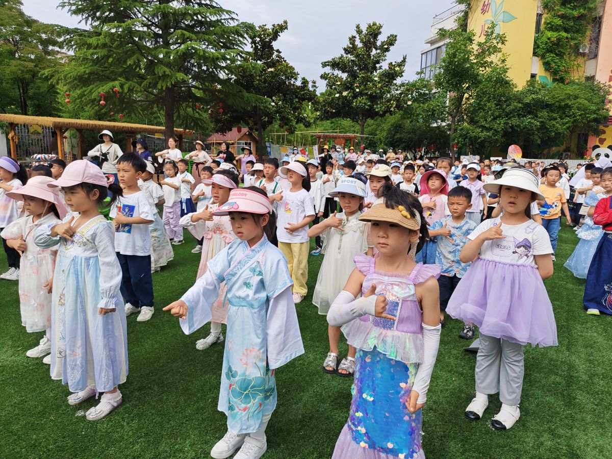 三张名片进校园 童趣传承庆六一 ——平顶山市湖光幼儿园沉浸式国风盛宴