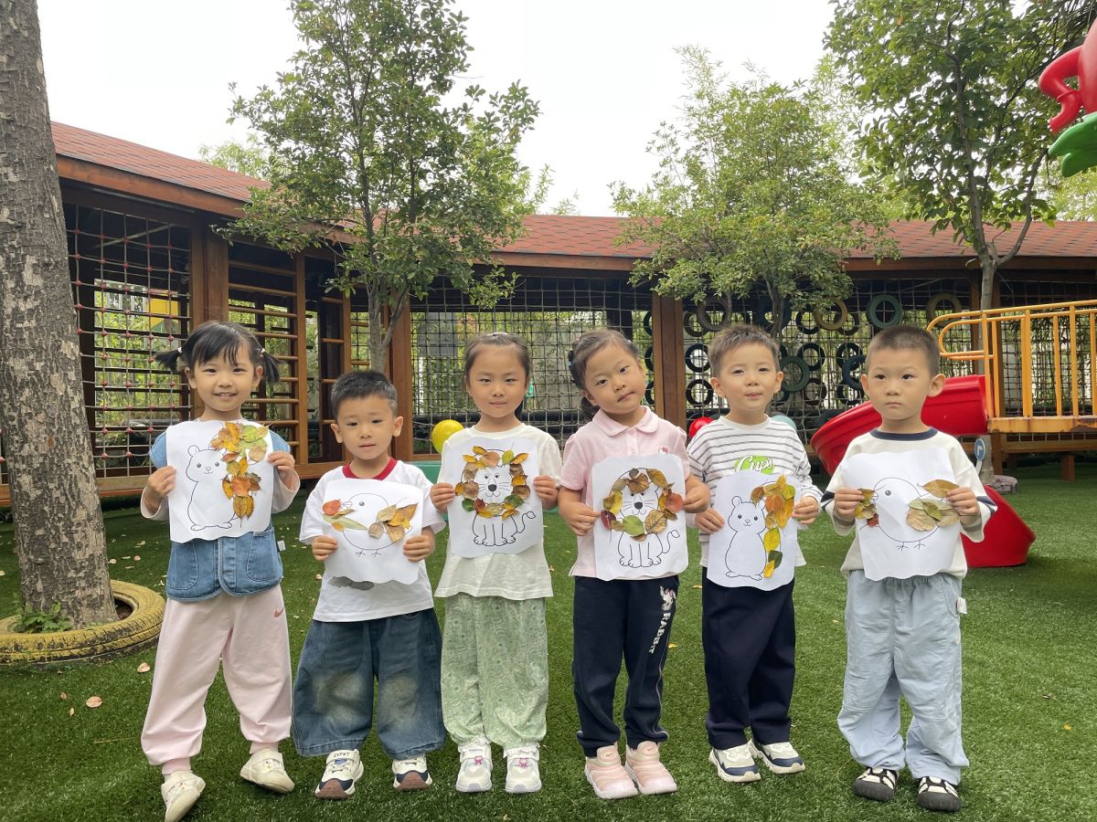 班级拾光｜一片落叶，藏着最治愈的秋日成长 ——市湖光幼儿园小二班
